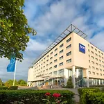 Ramada By Wyndham Amsterdam Airport Schiphol 4*