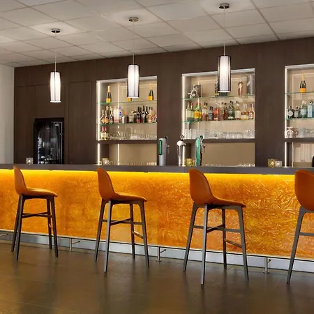 Hotel Ramada By Wyndham Amsterdam Airport Schiphol 4*