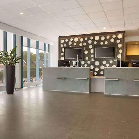 Ramada By Wyndham Amsterdam Airport Schiphol 호텔 4*