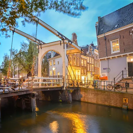 Ramada By Wyndham Amsterdam Airport Schiphol 4*