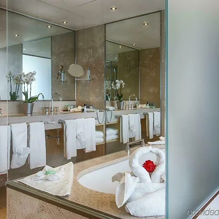 Ramada By Wyndham Amsterdam Airport Schiphol 호텔
