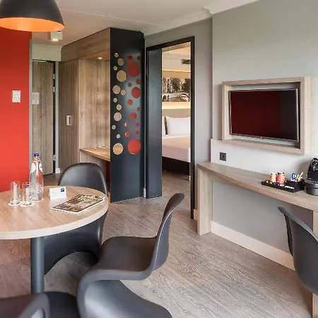 Ramada By Wyndham Amsterdam Airport Schiphol 4*