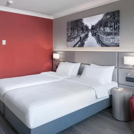 Ramada By Wyndham Amsterdam Airport Schiphol 호텔